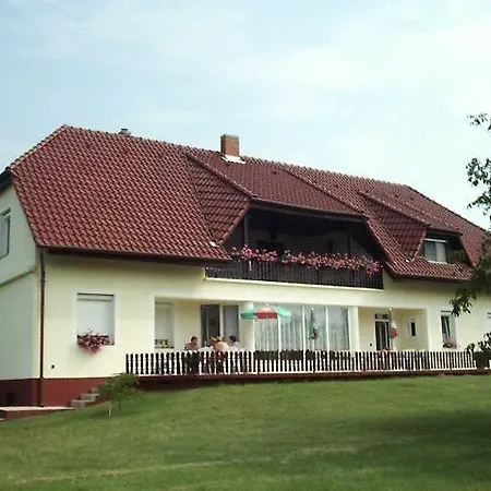 Vendégház Takacs Panzio Gyenesdiás
